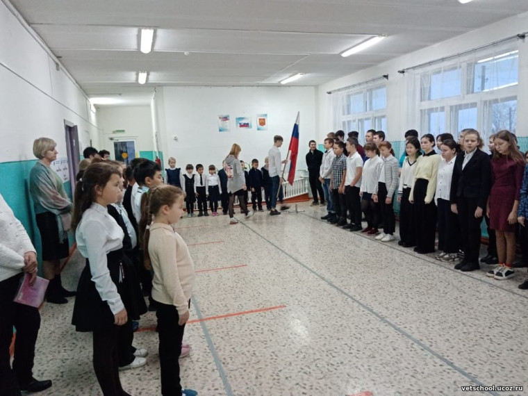 Линейка в МОАУ "Ветлянская СОШ".